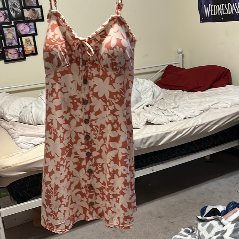 i got it for my birthday and i don’t like how it looks on me (it’s brand new)